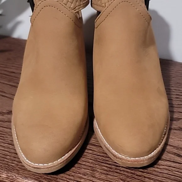 💥CREVO Eva Leather Tan Ankle Boot Block Heel Shooties🍹 Womens Size 8 - Picture 4 of 9